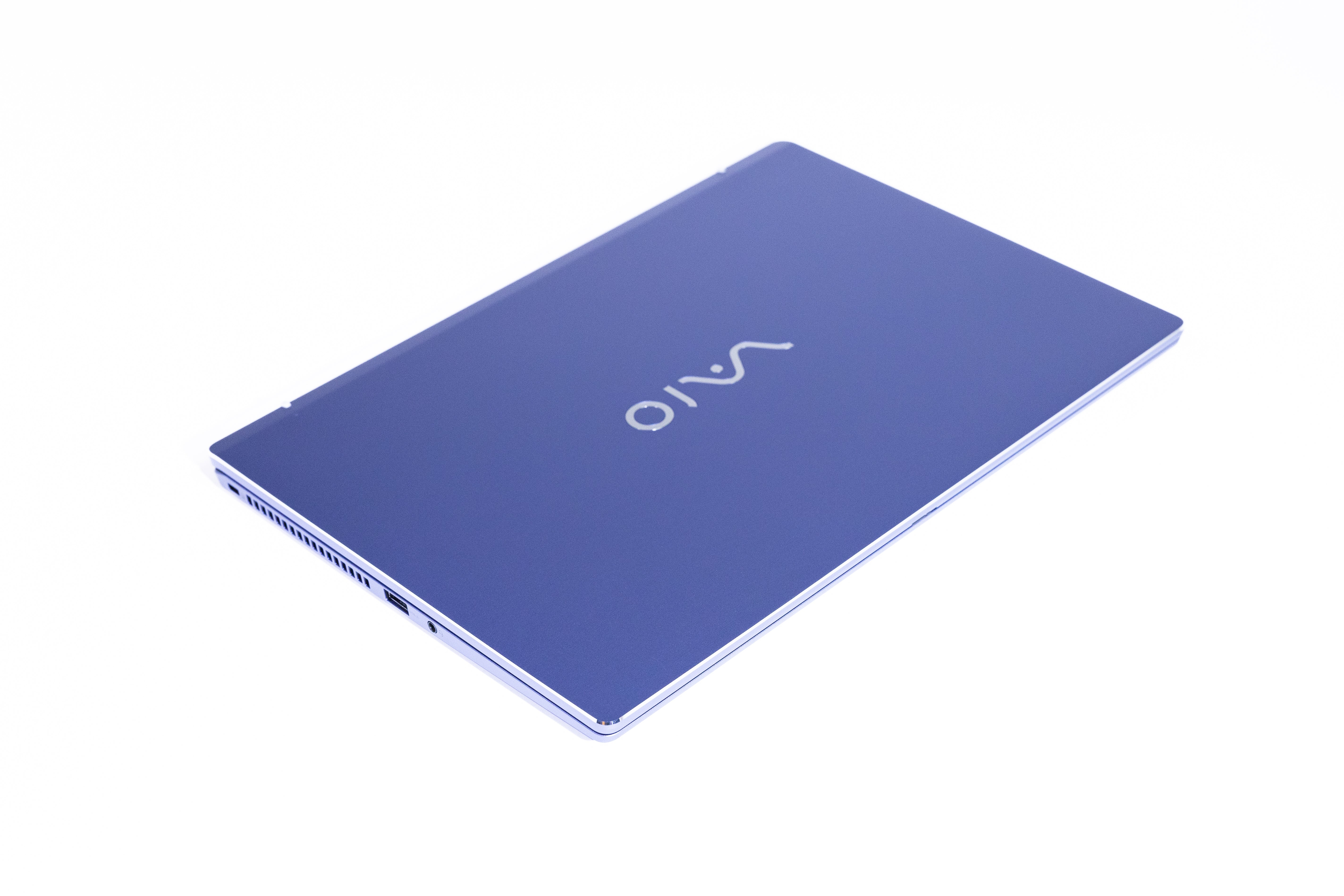 VAIO FS 14.1" All-Aluminum Laptop | Windows 11 Home | Intel® Core™ i3-1215U (6-Core) | 8GB RAM | 512GB SSD | FHD Matte Display | THX® Spatial Audio | 3 Colors - Image 4